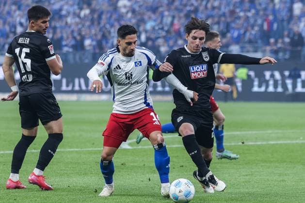 Soccer 2 Bundesliga 33 Matchday Hamburger SV SSV Ulm 1846 Soccer on 10 05 2025 at Volksparkstadion in Hamburg Aaron Keller Ulm , left Ludovit Reis Hamburg , center Max Brandt Ulm , right DFL regulations prohibit any use of photographs as image sequences and or quasi video xJRx