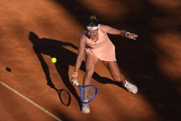 Marie Bouzkova of Czechoslovakia during the match against Naomi Osaka of Japan at the Internazionali BNL d Italia 2025 tennis tournament at Foro Italico in Rome, Italy on may 10, 2025. AntoniettaxBaldassarre