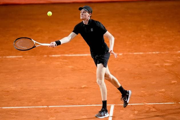 Internazionali BNL D Italia 2025 - Day Six Jannik Sinner of Italy in action against Mariano Navone of Argentina during the Internazionali BNL d™Italia day six at Foro Italico on May 10, 2025 in Rome, Italy. Rome Foro Italico Lazio Italy Copyright: xGiuseppexMaffiax IBI_SinnerNavone_100525_BRU4414
