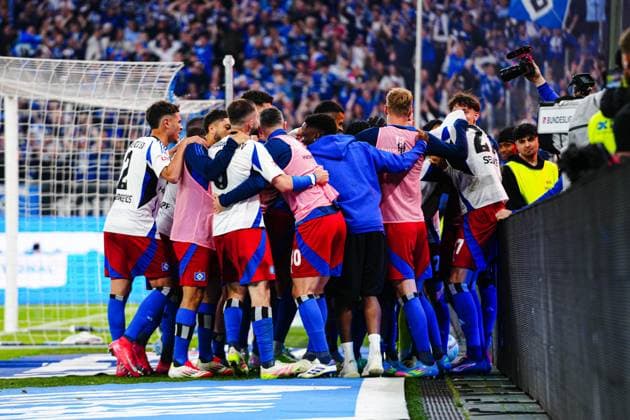 Goal celebration Hamburger SV after scoring 2 1 Ransford Yeboah Koenigsdoerffer Hamburger SV, 11 GER, Hamburger SV vs SSV Ulm, Football, 2 Bundesliga, Matchday 33, Season 2024 2025, 10 05 2025 DFL REGULATIONS PROHIBIT ANY USE OF PHOTOGRAPHS AS IMAGE SEQUENCES AND OR QUASI VIDEO GER, Hamburger SV vs SSV Ulm, Football, 2 Bundesliga, Matchday 33, Season 2024 2025, 10 05 2025 Hamburg Copyright: xEibner-Pressefoto MarcelxvonxFehrnx EP_MFN