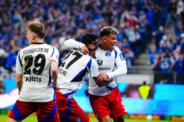 Goal celebration Hamburger SV after scoring 2 1 Ransford Yeboah Koenigsdoerffer Hamburger SV, 11 GER, Hamburger SV vs SSV Ulm, Football, 2 Bundesliga, Matchday 33, Season 2024 2025, 10 05 2025 DFL REGULATIONS PROHIBIT ANY USE OF PHOTOGRAPHS AS IMAGE SEQUENCES AND OR QUASI VIDEO GER, Hamburger SV vs SSV Ulm, Football, 2 Bundesliga, Matchday 33, Season 2024 2025, 10 05 2025 Hamburg Copyright: xEibner-Pressefoto MarcelxvonxFehrnx EP_MFN