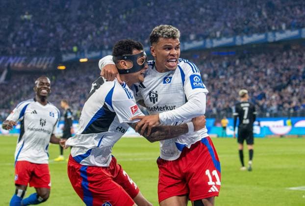 Soccer, Men, Season 2024 2025, 2 Bundesliga 33 Matchday , Hamburger SV SSV Ulm, f l Jean Luc Dompe HSV , Davie Selke HSV , Ransford Königsdörffer HSV , Celebration after goal to 2 1, 10 05 2025, Copyright: xSebastianxRäppold MatthiasxKochx