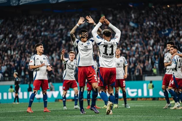 Soccer Men Season 2024 2025 2 Soccer Bundesliga 33 Matchday Hamburger SV vs SSV Ulm 1846 10 05 2025 v l Goal celebration Davie Selke 27, HSV and scorer Ransford Königsdörffer 11, HSV Hamburg Volksparkstadion Hamburg Germany