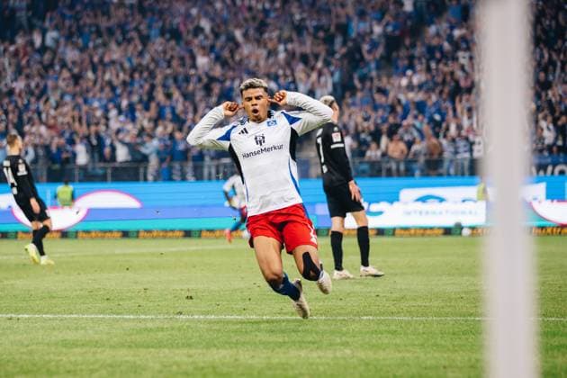 Soccer I Men I Season 2024 2025 I 2 Bundesliga I 33 Matchday I Hamburger SV SSV Ulm I 10 05 2025 Ransford Yeboah Königsdörffer 11, Hamburger SV cheers for the goal Hamburg Volksparkstadion Hamburg Germany Copyright: xLobecax xHenningxRohlfsx