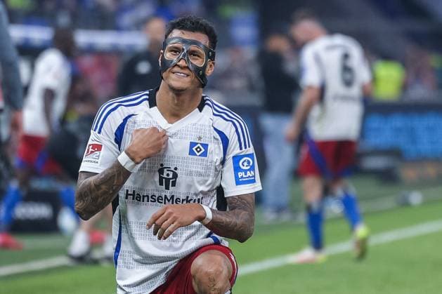 Soccer 2 Bundesliga 33 Matchday Hamburger SV SSV Ulm 1846 Soccer on 10 05 2025 at Volksparkstadion in Hamburg Goal celebration for 3 1 by Davie Selke Hamburg DFL regulations prohibit any use of photographs as image sequences and or quasi video xJRx