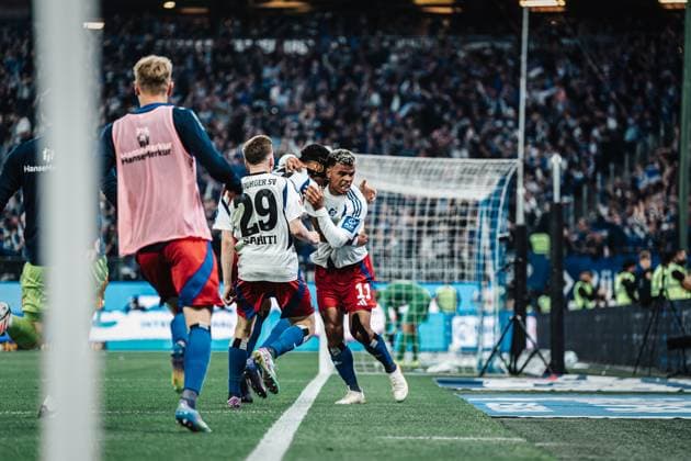 Soccer Men Season 2024 2025 2 Soccer Bundesliga 33 Matchday Hamburger SV vs SSV Ulm 1846 10 05 2025 Goalscorer Ransford Königsdörffer 11, HSV with Davie Selke 27, HSV center and Emir Sahiti 29, HSV left Cheering Hamburg Volksparkstadion Hamburg Germany