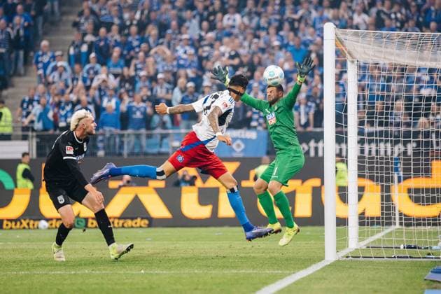 Soccer I Men I Season 2024 2025 I 2 Bundesliga I 33 Matchday I Hamburger SV SSV Ulm I 10 05 2025 Davie Selke 27, Hamburger SV scores the goal for 3 1 Hamburg Volksparkstadion Hamburg Germany Copyright: xLobecax xHenningxRohlfsx