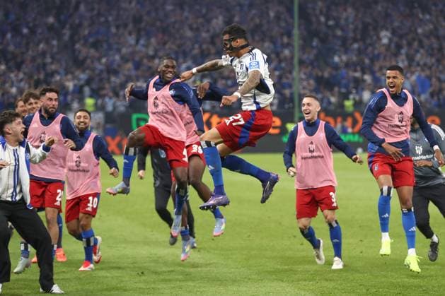 10 05 2025, xtgx, Soccer 2 Bundesliga, Hamburger SV SSV Ulm 1846 emspor, v l jubilation after the 3 1 by Davie Selke HSV, 27 DFL DFB REGULATIONS PROHIBIT ANY USE OF PHOTOGRAPHS as IMAGE SEQUENCES and or QUASI VIDEO Hamburg