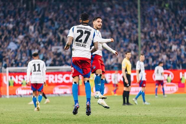 Soccer I Men I Season 2024 2025 I 2 Bundesliga I 33 Matchday I Hamburger SV SSV Ulm I 10 05 2025 Davie Selke 27, Hamburger SV and Ludovit Reis 14, Hamburger SV celebrate the goal Hamburg Volksparkstadion Hamburg Germany Copyright: xLobecax xHenningxRohlfsx
