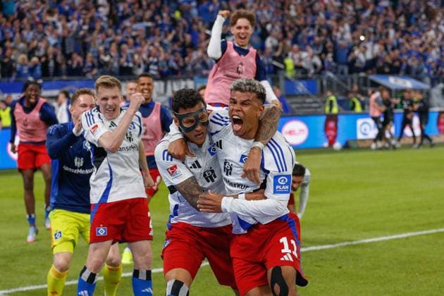 2 1 by Ransford Yeboah Königsdörffer who cheers with Davie Selke HSV Germany , Hamburg , Volksparkstadion , Football , 2 Bundesliga , Hamburger SV SSV Ulm