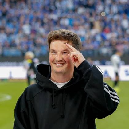Coach Merlin Polzin HSV salutes Germany , Hamburg , Volksparkstadion , Football , 2 Bundesliga , Hamburger SV SSV Ulm