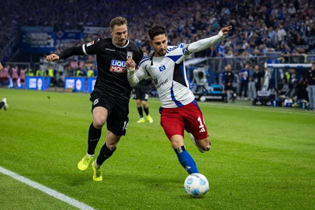 2 Soccer Bundesliga Hamburger SV vs SSV Ulm 1846 10 05 25 Ludovit Reis Hamburger SV, No. 14 vs Dennis Dressel SSV Ulm 1846, No. 14 2 Soccer Bundesliga Hamburger SV vs SSV Ulm 1846, Volksparkstadion on 10 05 25 Copyright: xBEAUTIFULxSPORTS MarioxM.xKobergx