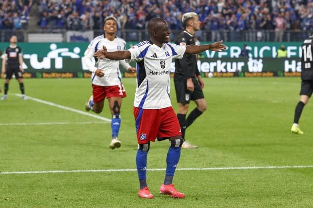 10 05 2025, xtgx, Fußball 2 Bundesliga, Hamburger SV SSV Ulm 1846 emspor, v l Jean Luc Dompe Hamburg, 7 Jubel, Torjubel, jubelt ueber das Tor, celebrate the goal, celebration DFL DFB REGULATIONS PROHIBIT ANY USE OF PHOTOGRAPHS as IMAGE SEQUENCES and or QUASI VIDEO Hamburg