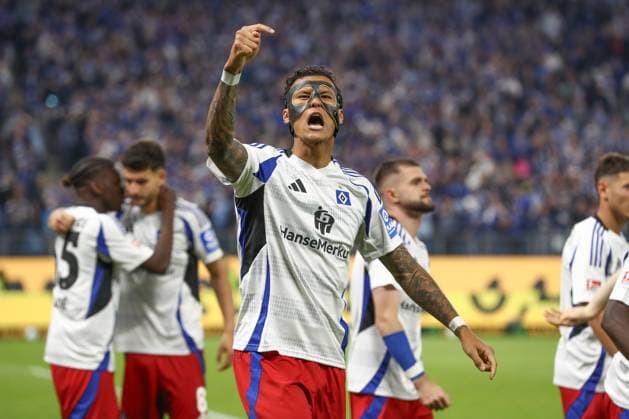 10 05 2025, xtgx, Fußball 2 Bundesliga, Hamburger SV SSV Ulm 1846 emspor, v l Davie Selke HSV, 27 Jubel, Torjubel, jubelt ueber das Tor, celebrate the goal, celebration DFL DFB REGULATIONS PROHIBIT ANY USE OF PHOTOGRAPHS as IMAGE SEQUENCES and or QUASI VIDEO Hamburg