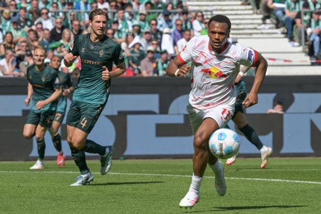 Lois Openda RB Leipzig 11 in attack ,SV Werder Bremen RB Leipzig, Football, Bundesliga, DFL, 10 05 2025 DFB regulations prohibit any use of photographs as image sequences and or quasi video Bremen Bremen Germany Copyright: xkolbert-press BurghardxSchreyerx