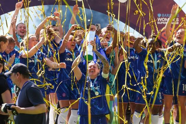 Millie Bright of Chelsea lifts the Barclays Women s Super League trophy Chelsea v Liverpool, Football, Barclays Women s Super League, Stamford Bridge, London, UK - 10 05 25 EDITORIAL USE ONLY No use with unauthorised audio, video, data, fixture lists (outside the EU), club league logos or live services. Online in-match use limited to 45 images (+15 in extra time). No use to emulate moving images. No use in betting, games or  Copyright: xAnthonyxHanc Shutterstockx 15292910df