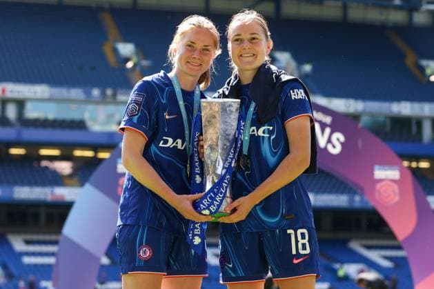 Sjoeke Nusken and Wieke Kaptein of Chelsea pictured together holding the Barclays Women s Super League trophy Chelsea v Liverpool, Football, Barclays Women s Super League, Stamford Bridge, London, UK - 10 05 25 EDITORIAL USE ONLY No use with unauthorised audio, video, data, fixture lists (outside the EU), club league logos or live services. Online in-match use limited to 45 images (+15 in extra time). No use to emulate moving images. No use in betting, games or  Copyright: xAnthonyxHanc Shutterstockx 15292910ga