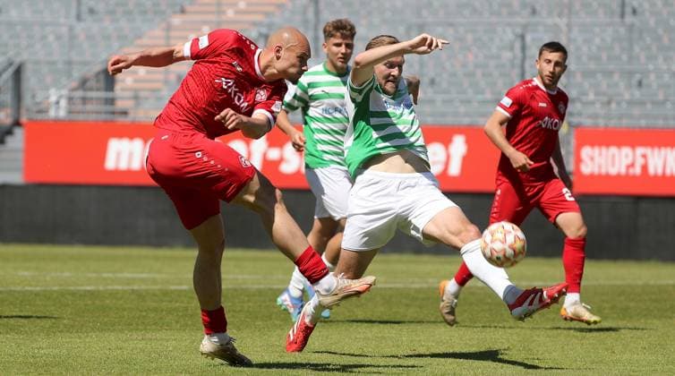 10 05 2025, Men, Soccer, Season 2024 2025, Regionalliga Bayern, 33 Matchday FC Wuerzburger Kickers SpVgg Greuther Fuerth II v li Alem Japaur FC Wuerzburger Kickers , Yannick Scholz SpVgg Greuther Fuerth II Wuerzburg AKON ARENA Bayern Germany
