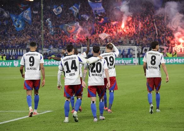 Cheering HSV er Football, Men, Season 2024 2025, 2 BL, Volksparkstadion, Hamburger SV, 33 Matchday, HSV SSV Ulm, 6 1 HSV promoted to the 1 League and Ulm relegated to the 3 League DFL REGULATIONS PROHIBIT ANY USE OF PHOTOGRAPHS AS IMAGE SEQUENCES AND OR QUASI VIDEO