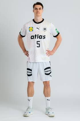 Handball: Deutschland, Fotoshooting Miro Schluroff (Deutschland) Portrait Gesicht, Aktion . Einzelbild . Freisteller . Ludwigsburg Film- und Medienzentrum Deutschland *** Handball Germany, photo shoot Miro Schluroff Germany portrait face, action single image cropping Ludwigsburg Film and Media Center Germany