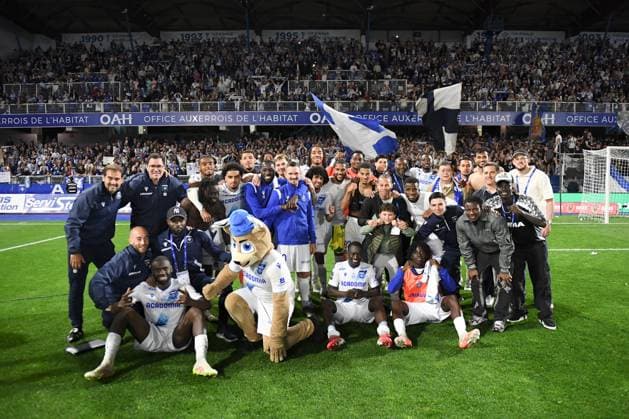 AJ Auxerre v FC Nantes - Ligue 1 MCDonald s 2024 2025 Equipe de football d Auxerre AJA during the Ligue 1 MCDonald s match between Auxerre and Nantes on May 10, 2025 at Stade de L Abbe-Deschamps in Auxerre, France. Auxerre France  Copyright: xFEPx 776319160