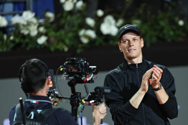 (250511) -- ROME, May 11, 2025 -- Jannik Sinner celebrates after winning the men s singles round of 64 match between Jannik Sinner of Italy and Mariano Navone of Argentina at the ATP, Tennis Herren Italian Open in Rome, Italy, May 10, 2025. ) (SP)ITALY-ROME-TENNIS-ATP-ITALIAN OPEN-MEN S SINGLES LixJing 