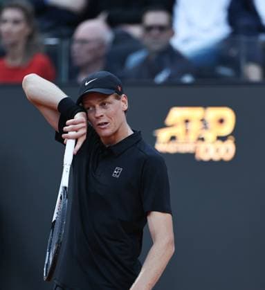 (250511) -- ROME, May 11, 2025 -- Jannik Sinner reacts during the men s singles round of 64 match between Jannik Sinner of Italy and Mariano Navone of Argentina at the ATP, Tennis Herren Italian Open in Rome, Italy, May 10, 2025. ) (SP)ITALY-ROME-TENNIS-ATP-ITALIAN OPEN-MEN S SINGLES LixJing 