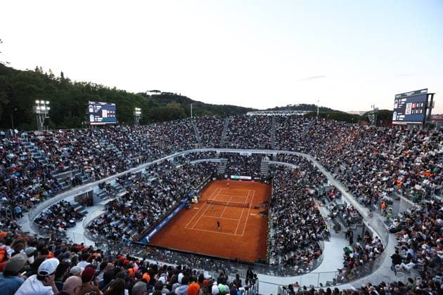 (250511) -- ROME, May 11, 2025 -- Spectators watch the men s singles round of 64 match between Jannik Sinner of Italy and Mariano Navone of Argentina at the ATP, Tennis Herren Italian Open in Rome, Italy, May 10, 2025. ) (SP)ITALY-ROME-TENNIS-ATP-ITALIAN OPEN-MEN S SINGLES LixJing 