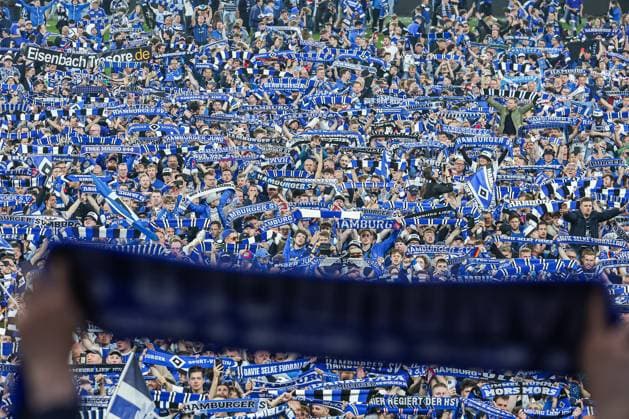 2 Bundesliga Hamburger SV SSV Ulm on 10 05 2025 at Volksparkstadion in Hamburg The fans of Hamburger SV have stormed the pitch and present a scarf parade on the pitch MH