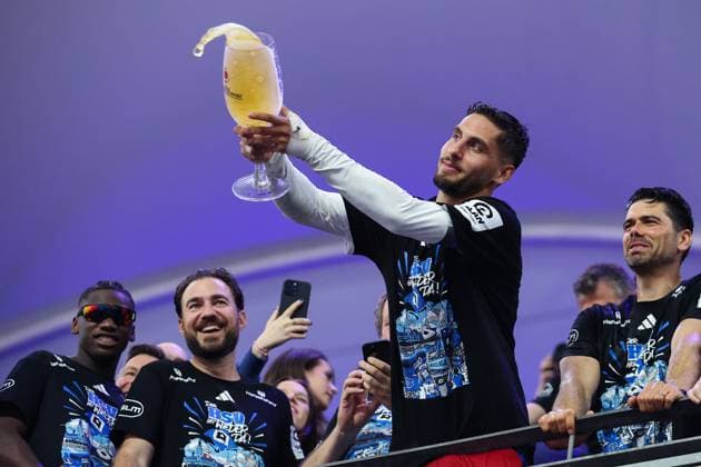 2 Bundesliga Hamburger SV SSV Ulm on 10 05 2025 at the Volksparkstadion in Hamburg Ludovit Reis Hamburg 14 with a large beer glass MH