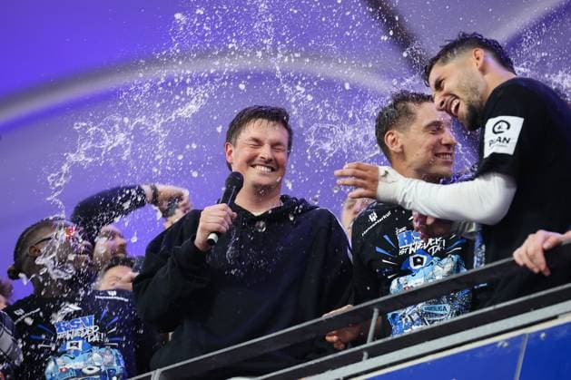 2 Bundesliga Hamburger SV SSV Ulm on 10 05 2025 at Volksparkstadion in Hamburg Coach Merlin Polzin Hamburg is doused with beer MH