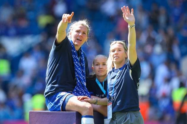 10th May 2025; Stamford Bridge, London, England; Womens Super League Football, Chelsea versus Liverpool; Millie Bright of Chelsea with Carly Telford after the match  ActionPlus12786239 KatiexChan