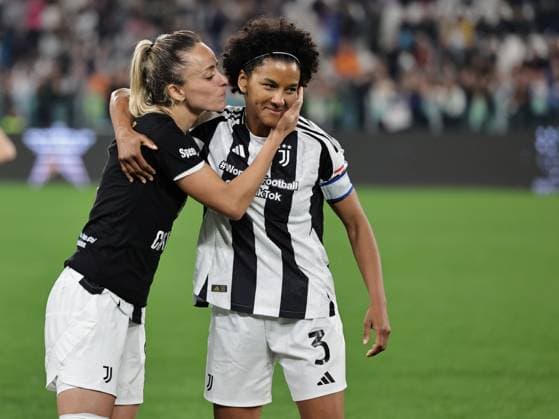 Fußball, Frauen, Juventus Turin - Inter Mailand Juventus v FC Internazionale - Women Serie A Play-off Group A Martina Rosucci and Sara Gama participate in the Serie A 2024-2025 match between Juventus Women and FC Internazionale Milano Femminile in Turin, Italy, on May 10, 2025 Turin ITA Italy  Copyright: xLorisxRosellix originalFilename:roselli-juventus250510_npYdi.jpg