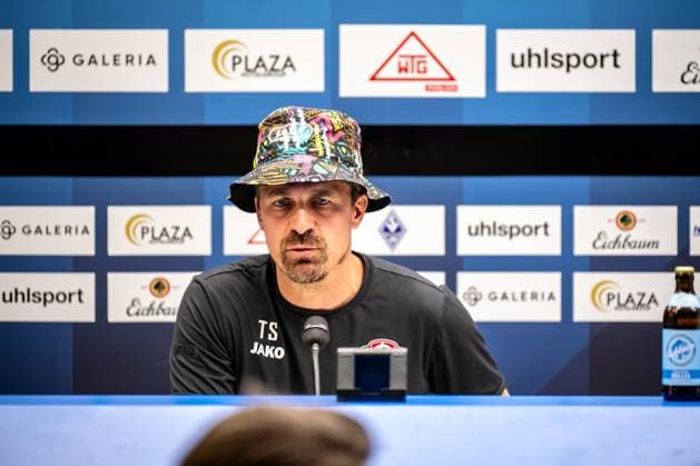3. Liga, SV Waldhof Mannheim 07 - SG Dynamo Dresden; 10.05.2025 Thomas Stamm (Trainer, SG Dynamo Dresden) bei der Pressekonferenz 3. Liga, SV Waldhof Mannheim 07 - Dynamo Dresden, am 10.05.2025 im Carl-Benz-Stadion in Mannheim. DFB REGULATIONS PROHIBIT ANY USE OF PHOTOGRAPHS AS IMAGE SEQUENCES AND OR QUASI-VIDEO. *** 3 Liga, SV Waldhof Mannheim 07 SG Dynamo Dresden 10 05 2025 Thomas Stamm Coach, SG Dynamo Dresden at the press conference 3 Liga, SV Waldhof Mannheim 07 Dynamo Dresden, on 10 05 2025 at the Carl Benz Stadium in Mannheim DFB REGULATIONS PROHIBIT ANY USE OF PHOTOGRAPHS AS IMAGE SEQUENCES AND OR QUASI VIDEO Copyright: xBEAUTIFULxSPORTS Gelhardtx