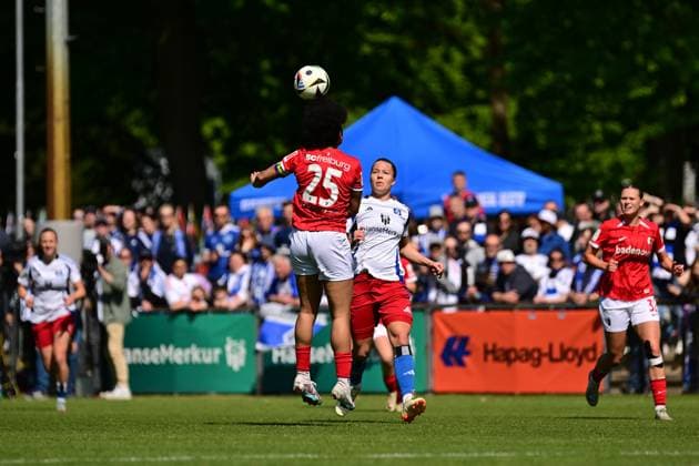 Soccer I Women I Season 2024 2025 I 2 Bundesliga I 25 Matchday I Hamburger SV SC Freiburg II I 11 05 2025 Victoria Ezebinyuo 25, SC Freiburg II Christin Meyer 16, Hamburger SV Hamburg Am Volkspark Hamburg Germany Copyright: xLobeca FelixxSchlikisx
