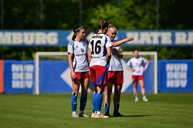 Soccer I Women I Season 2024 2025 I 2 Bundesliga I 25 Matchday I Hamburger SV SC Freiburg II I 11 05 2025 Vildan Kardesler 7, Hamburger SV Christin Meyer 16, Hamburger SV Svea Stoldt 8, Hamburger SV Hamburg Am Volkspark Hamburg Germany Copyright: xLobeca FelixxSchlikisx