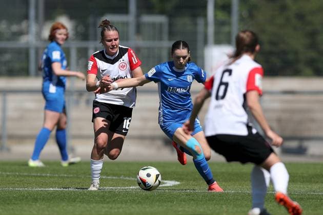 27 04 2025, Women, Soccer, Season 2024 2025, 2 Women Bundesliga, 25 Matchday Eintracht Frankfurt II SV Meppen 1912 e V Carlotta Schwoerer 16, Eintracht Frankfurt II and Sonja Lux 15, SV Meppen 1912 e V Frankfurt am Main Stadion am Brentanobad Hessen Germany