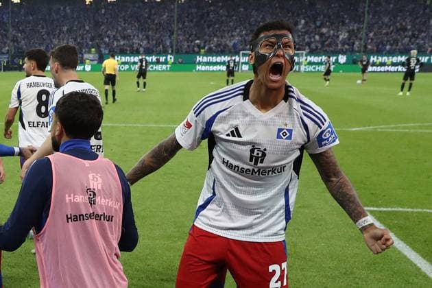 10 05 2025, xtgx, Fussball 2 Bundesliga, Hamburger SV SSV Ulm 1846 Fußball v l Torjubel nach dem Tor zum celebrating the goal celebrate 2 1 Davie Selke Hamburger SV DFL DFB REGULATIONS PROHIBIT ANY USE OF PHOTOGRAPHS as IMAGE SEQUENCES and or QUASI VIDEO Hamburg