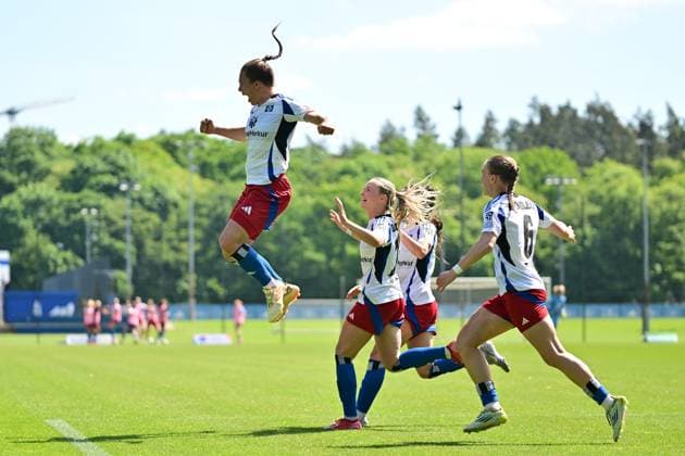 Soccer I Women I Season 2024 2025 I 2 Bundesliga I 25 Matchday I Hamburger SV SC Freiburg II I 11 05 2025 Cheers, excitement, enthusiasm, euphoria, joy, happiness, cheerfulness at Christin Meyer 16, Hamburger SV Hamburg Am Volkspark Hamburg Germany Copyright: xLobeca FelixxSchlikisx