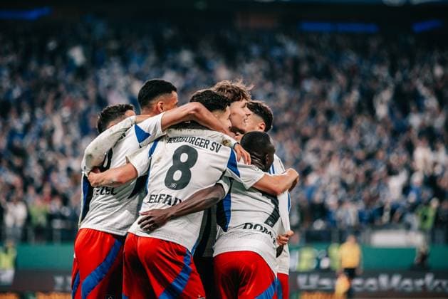 Hamburg, 10 May 2025 Football, 2 Bundesliga 2024 25, Hamburger SV SSV Ulm 1846 Football Robert Glatzel Hamburger SV, 9 , Daniel Elfadli Hamburger SV, 8 , Jean Luc Dompe Hamburger SV, 7 and Otto Stange Hamburger SV, 49 cheer DFL REGULATIONS PROHIBIT ANY USE OF PHOTOGRAPHS AS IMAGE SEQUENCES AND OR QUASI VIDEO