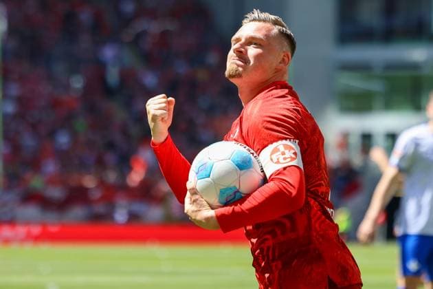 11 05 2025, xmohx, Fußball 2 Bundesliga, 1 FC Kaiserslautern SV Darmstadt 98 v l Torjubel nach dem Tor zum celebrating the goal celebrate 1 1 durch Marlon Ritter 1 FC Kaiserslautern DFL DFB REGULATIONS PROHIBIT ANY USE OF PHOTOGRAPHS as IMAGE SEQUENCES and or QUASI VIDEO Kaiserslautern