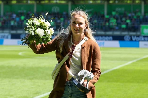 VfL vs Leverkusen, BL Frauen Wolfsburg, 11 05 2025, FUßBALL VfL Wolfsburg vs Bayer 04 Leverkusen, Google Pixel Frauen Bundesliga, Saison 2024 25 Goalkeeper Merle Frohms VfL Wolfsburg was bid farewell Wolfsburg