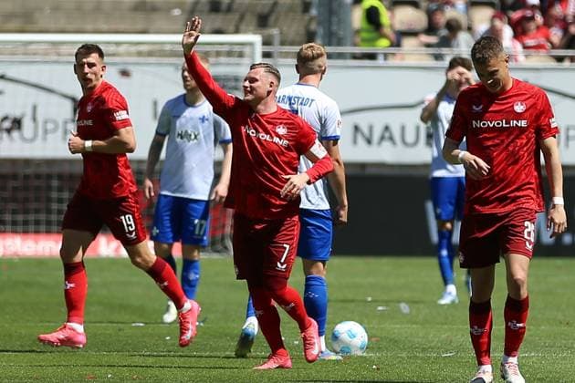 11 05 2025, xrekx, Fußball 2 Bundesliga, 1 FC Kaiserslautern SV Darmstadt 98 v l Torjubel nach dem 1 1 Tor zum celebrating the goal celebrate durch Marlon Ritter 1 FC Kaiserslautern DFL DFB REGULATIONS PROHIBIT ANY USE OF PHOTOGRAPHS as IMAGE SEQUENCES and or QUASI VIDEO Kaiserslautern