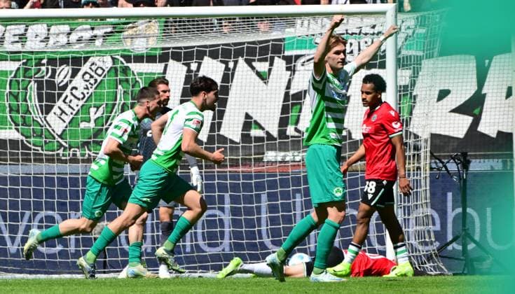 11 05 2025 Soccer Season 2024 2025 2 Soccer Bundesliga 33 Matchday Hannover 96 SpVgg Greuther Fürth Kleeblatt Sportfoto Zink MeZi xmexzix DFL regulations prohibit any use of photographs as image sequences and or quasi video only for editorial use Torjubel Jubel Freude nach Treffer Tor Torschuß zum 0 durch Noel Futkeu 9, SpVgg Greuther Fürth, nicht im Bild
