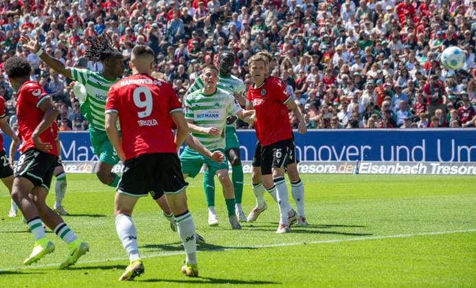 11 05 2025 Soccer Season 2024 2025 2 Soccer Bundesliga 33 Matchday Hannover 96 SpVgg Greuther Fürth Kleeblatt Sportfoto Zink xwoxzix DFL regulations prohibit any use of photographs as image sequences and or quasi video only for editorial use Noel Futkeu 9, SpVgg Greuther Fürth erzielt Treffer Tor Torschuß zum 0 1
