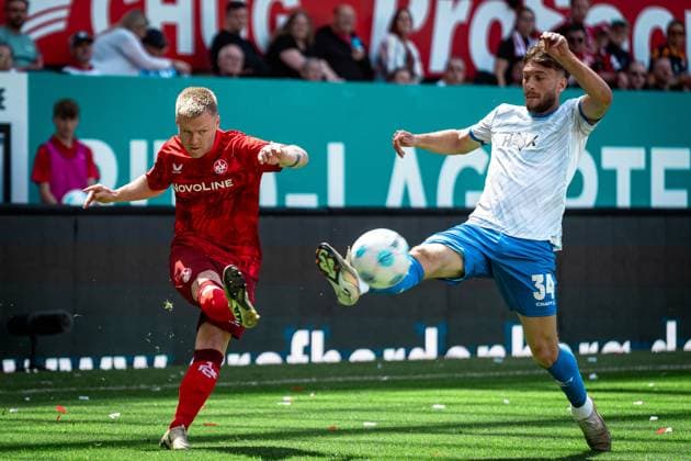 Cross Jean Zimmer 1 FC Kaiserslautern, 8 , GER, 1 FC Kaiserslautern vs SV Darmstadt 98, Soccer 2 Bundesliga, 33 Matchday, Season 2024 2025, 11 05 2025 DFL DFB regulations prohibit any use of photographs as image sequences and or quasi video GER, 1 FC Kaiserslautern vs SV Darmstadt 98, Soccer 2 Bundesliga, 33 Matchday, Season 2024 2025, 11 05 2025, Kaiserslautern Copyright: xEibner-Pressefoto StefanxMayerx EP_SMR