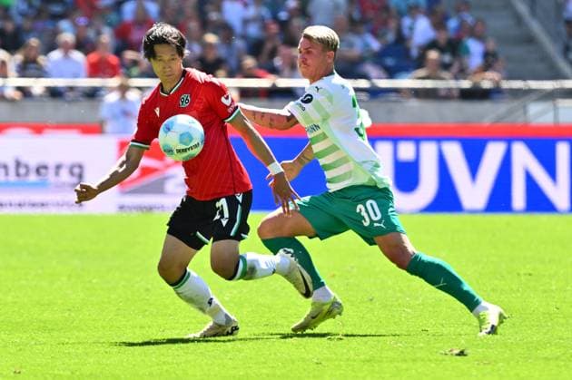 11 05 2025 Soccer Season 2024 2025 2 Soccer Bundesliga 33 Matchday Hannover 96 SpVgg Greuther Fürth Kleeblatt Sportfoto Zink xwoxzix DFL regulations prohibit any use of photographs as image sequences and or quasi video only for editorial use Sei Muroya 21, Hannover 96 H96 Felix Klaus 30, SpVgg Greuther Fürth