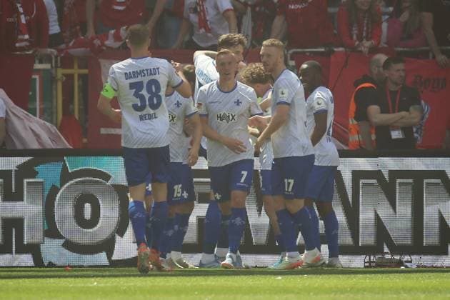 11 05 2025, xmohx, Fußball 2 Bundesliga, 1 FC Kaiserslautern SV Darmstadt 98 v l Torjubel nach dem Tor zum celebrating the goal celebrate 0 1 durch Luca Marseiler SV Darmstadt 98 DFL DFB REGULATIONS PROHIBIT ANY USE OF PHOTOGRAPHS as IMAGE SEQUENCES and or QUASI VIDEO Kaiserslautern