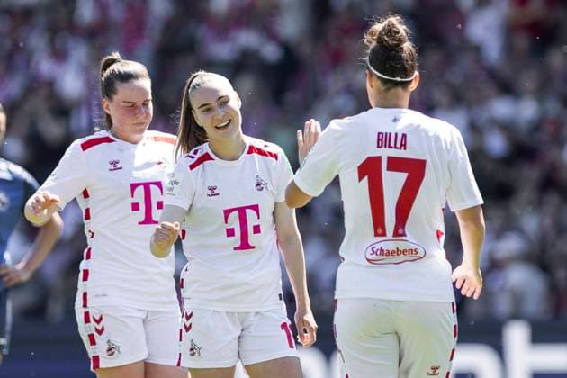 Google Pixel Frauen Bundesliga 1 FC Köln 1 FFC Turbine Potsdam, 11 05 2025 Alena Bienz 1 FC Köln, 11 cheers with Nicole Billa 1 FC Köln, 17 after her goal to lead 1 0 Google Pixel Frauen Bundesliga, 1 FC Köln 1 FFC Turbine Potsdam, 22 Spieltag, am 11 05 2025, Franz Kremer Stadion, Köln DFB regulations prohibit any use of photographs as image sequences and or quasi video Copyright: xBEAUTIFULxSPORTS Meuselx