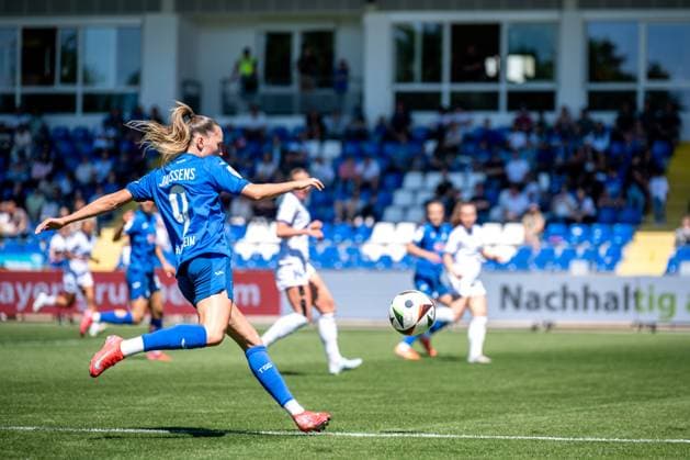 Google Pixel Frauen Bundesliga, TSG Hoffenheim FC Carl Zeiss Jena 11 05 2025 Jill Janssens TSG Hoffenheim, 9 passes into the penalty area Google Pixel Frauen Bundesliga, TSG Hoffenheim FC Carl Zeiss Jena, on 11 05 2025 at Dietmar Hopp Stadion in Hoffenheim DFB REGULATIONS PROHIBIT ANY USE OF PHOTOGRAPHS AS IMAGE SEQUENCES AND OR QUASI VIDEO Copyright: xBEAUTIFULxSPORTS Gelhardtx